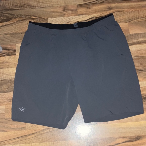 Arcteryx Dark Gray Shorts Elastic Waist  Men’s Sz XL - Picture 1 of 7